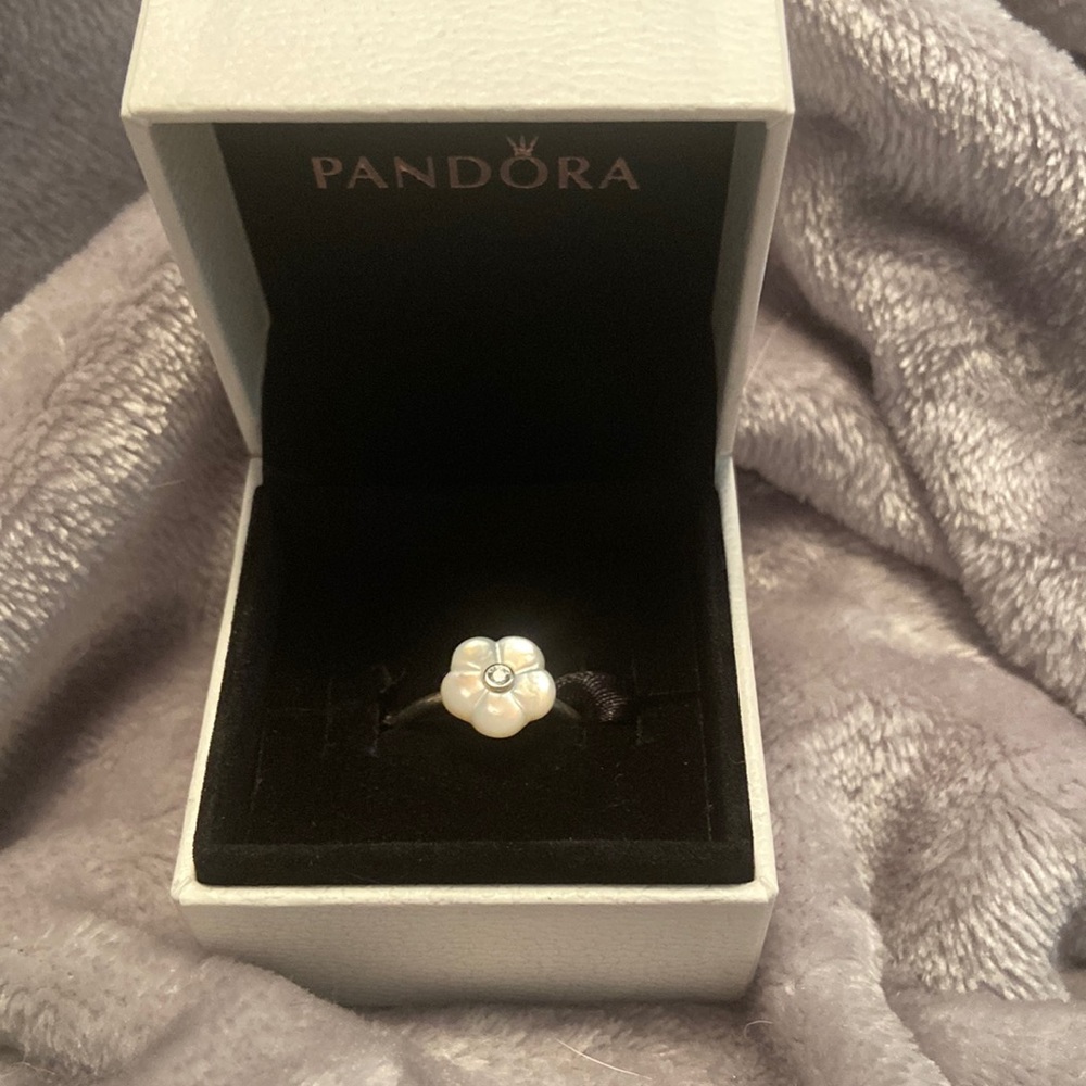 Pandora luminous floral SS ring